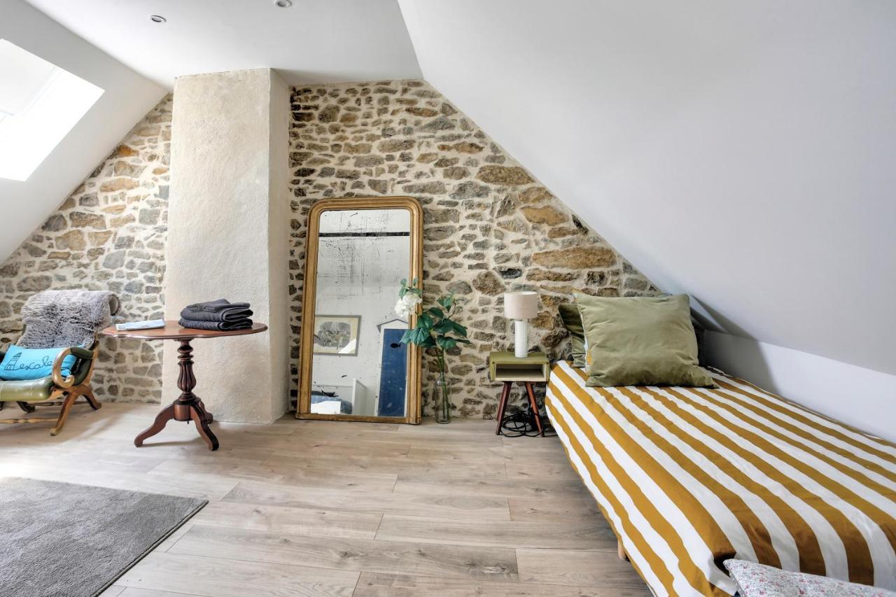 La Quinardais - Charmante Maison Avec Terrasse Saint-Samson-sur-Rance Екстер'єр фото
